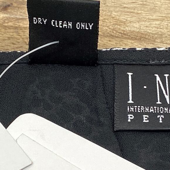 Silk INC International Concepts Petite Skirt 4 New NWT Black White Snake Print - Picture 6 of 8